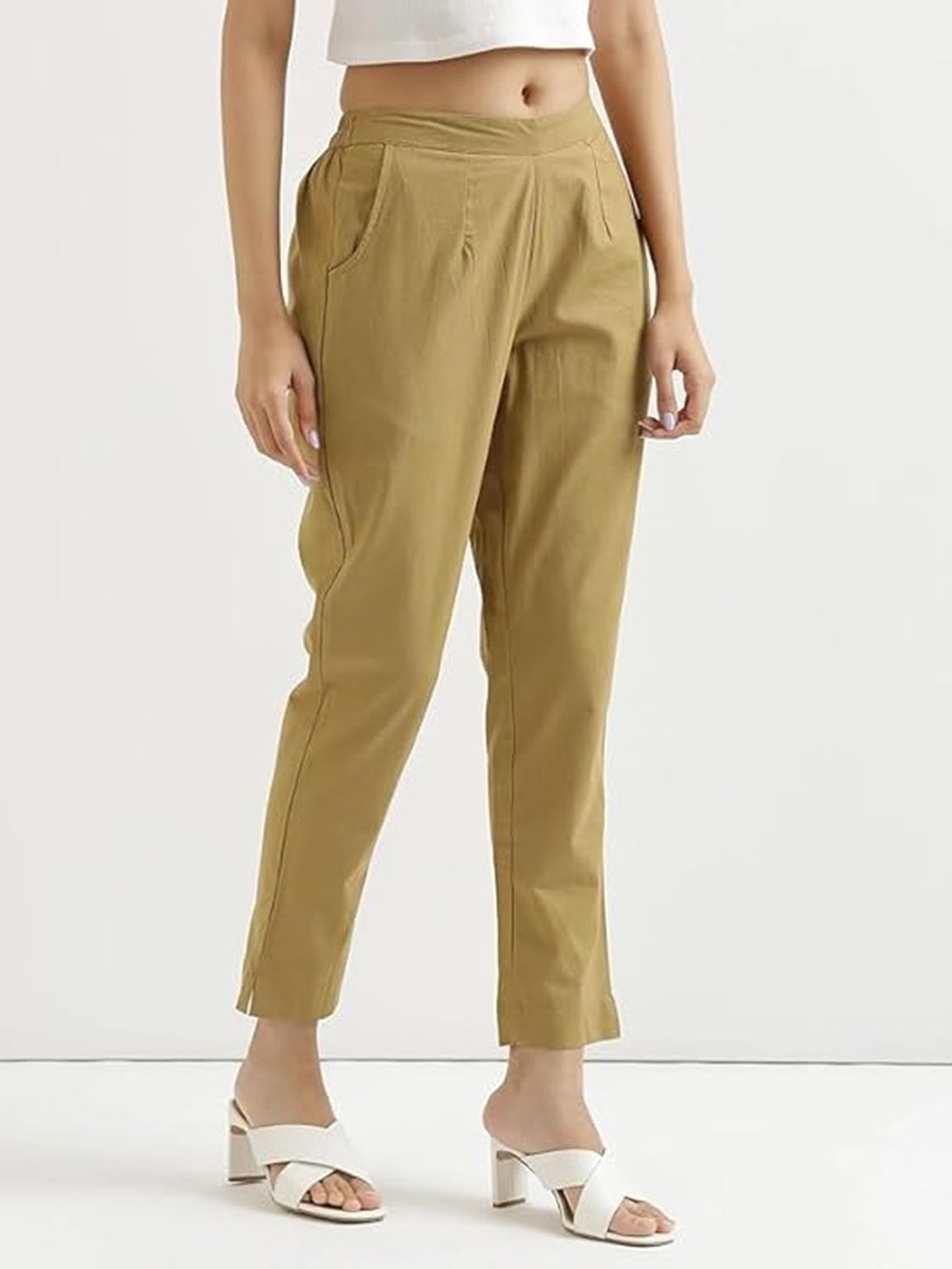 color:beige