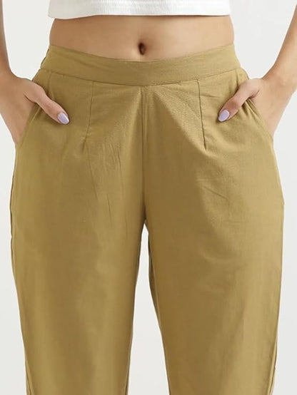 color:beige