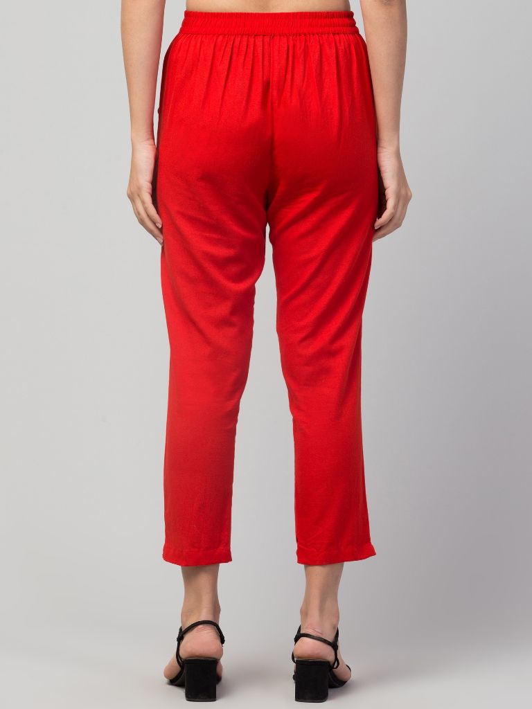color:red