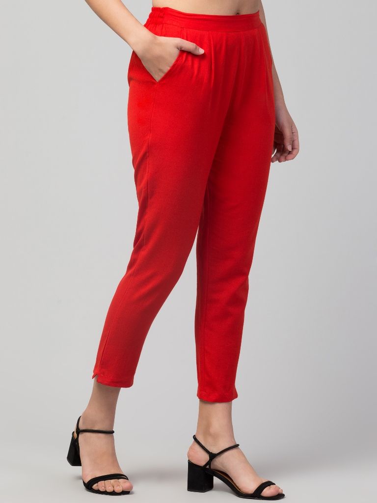 color:red