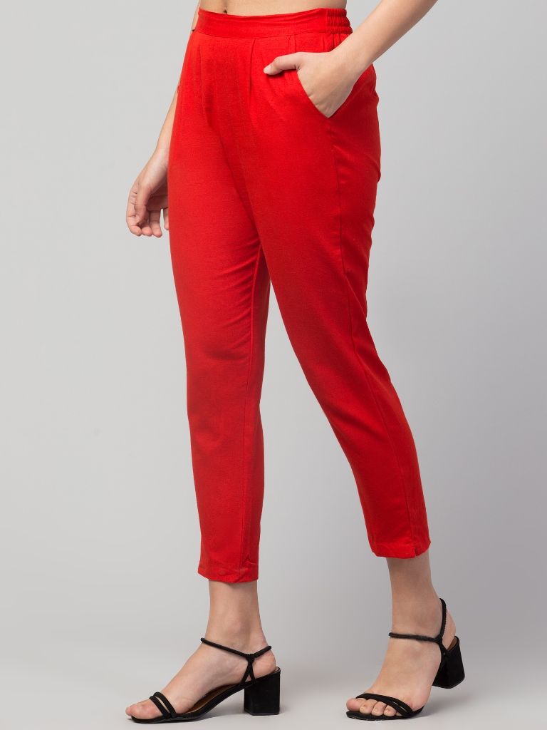 color:red