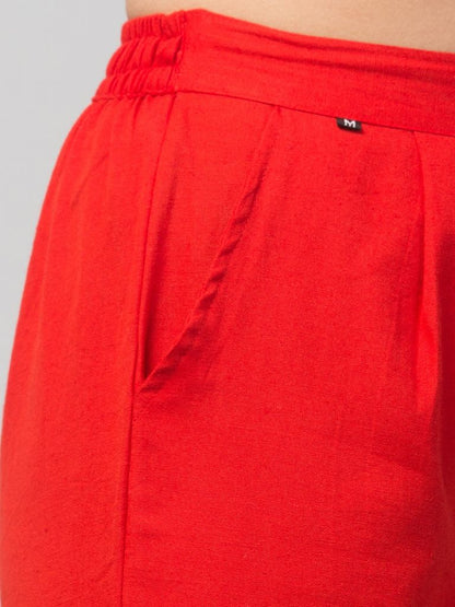 color:red