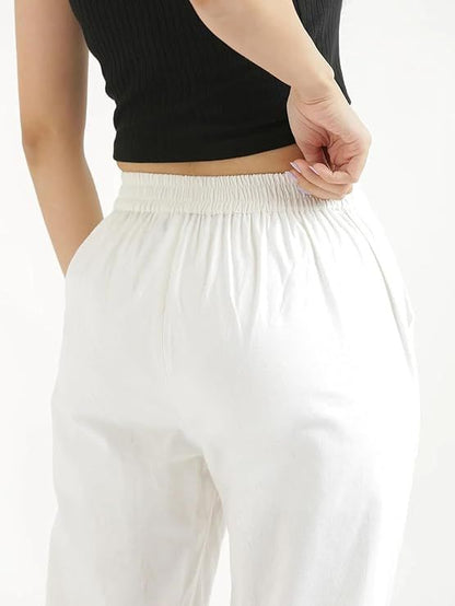 color:white