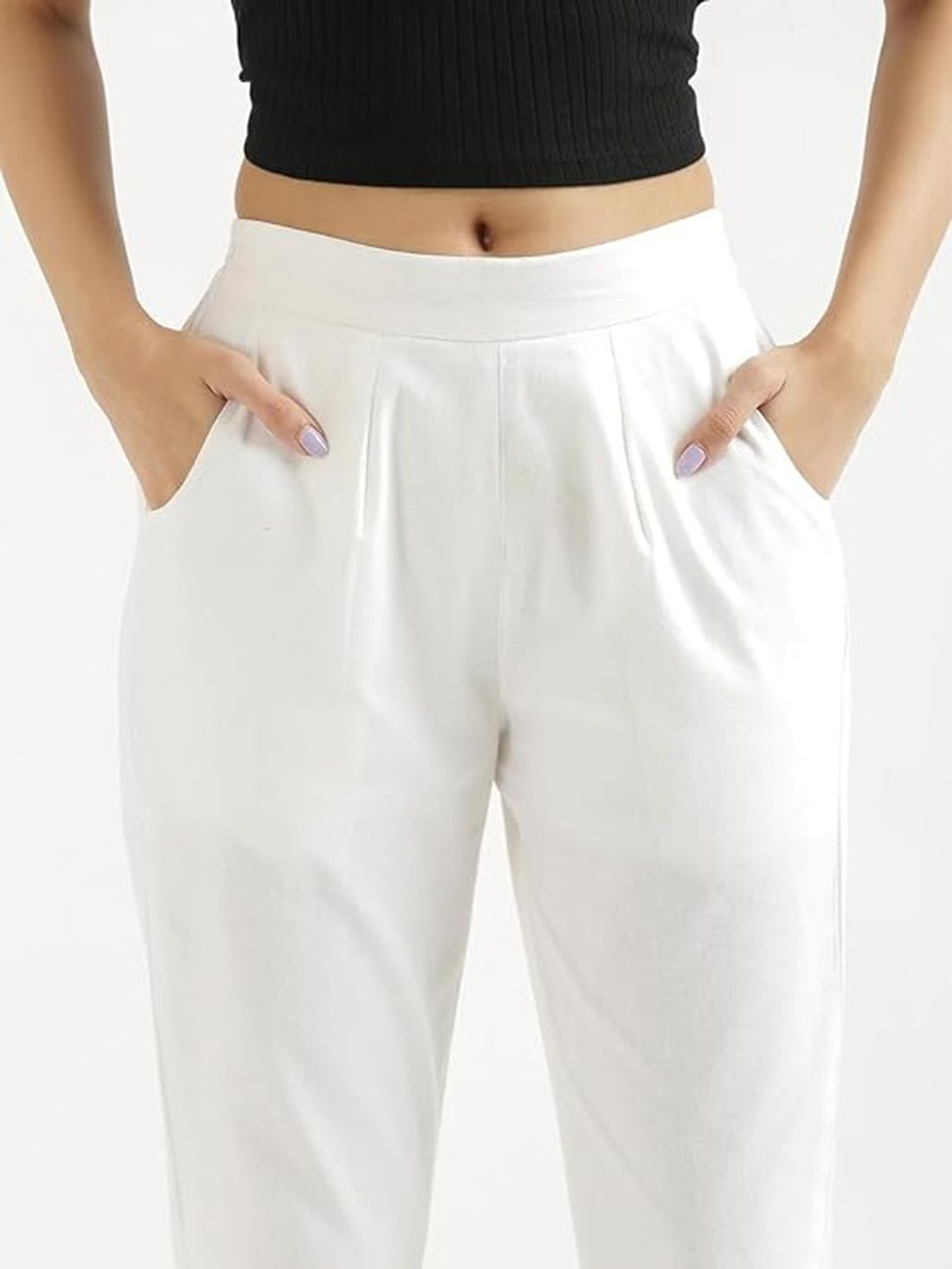 color:white