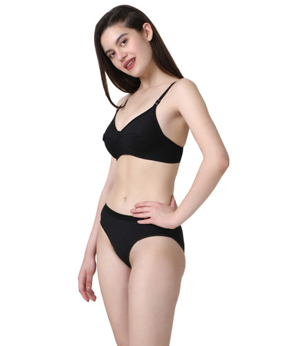 color:black