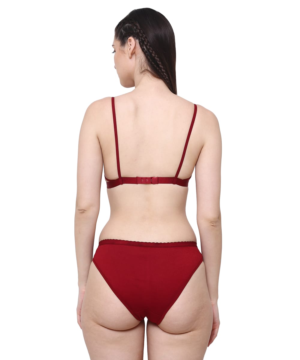color:maroon