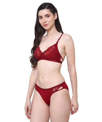 color:maroon