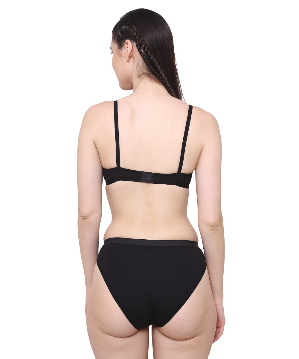 color:black