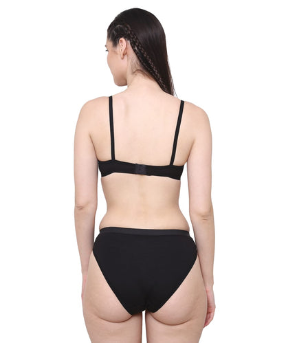 color:black