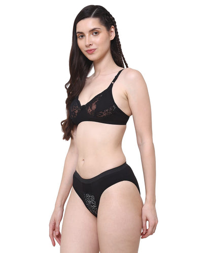 color:black
